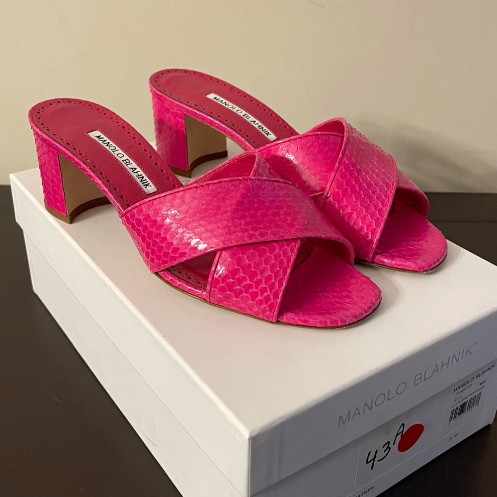 Manolo Blahnik - Pink Leather Sandal